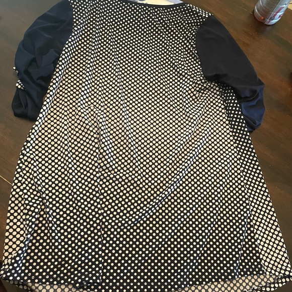 Top - Picture 2 of 2